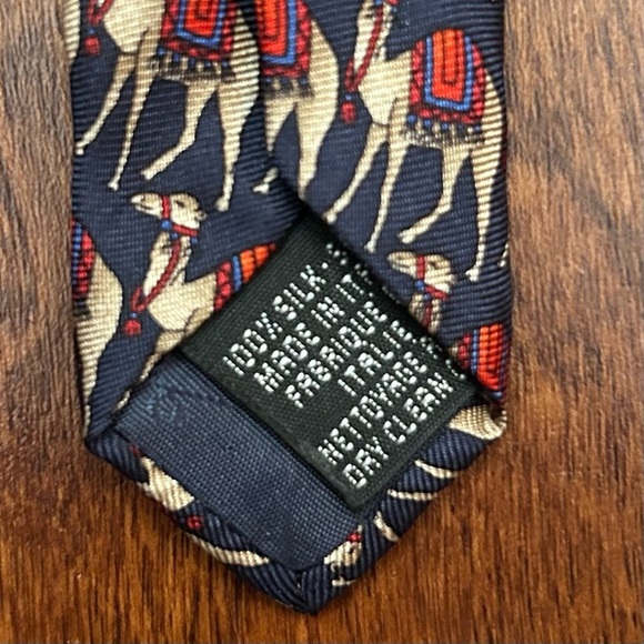 Awesome Camel Tie, 100% Silk and Made in Italy, Blue and Red, Beaufort Tie Rack - Picture 7 of 9